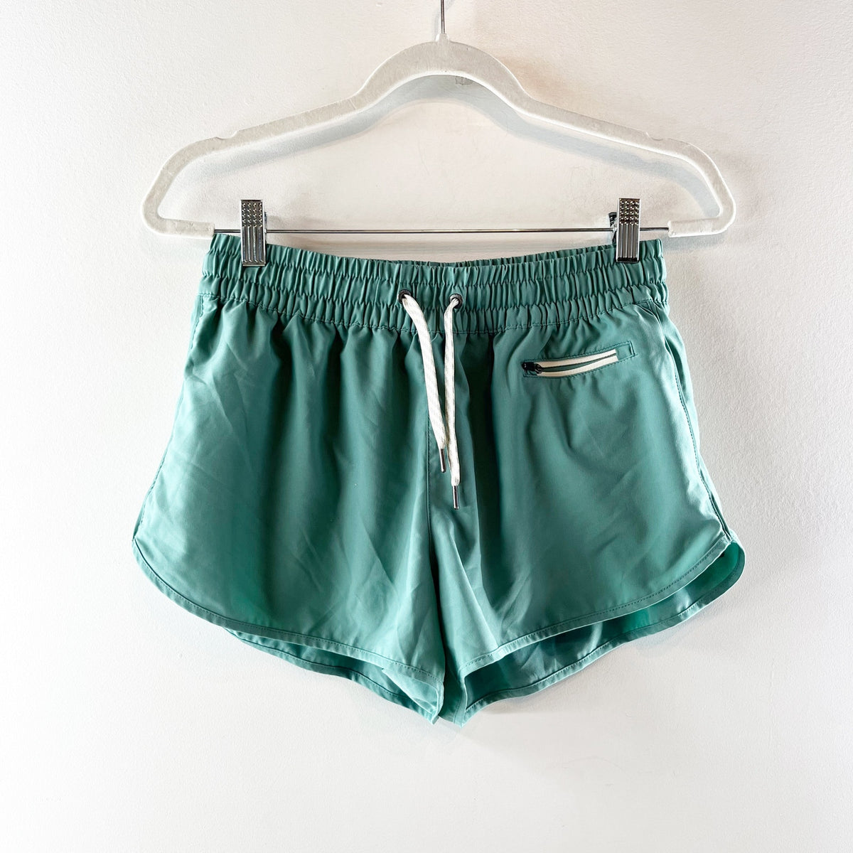 Vuori Clementine Lined Running Workout Shorts Green Medium