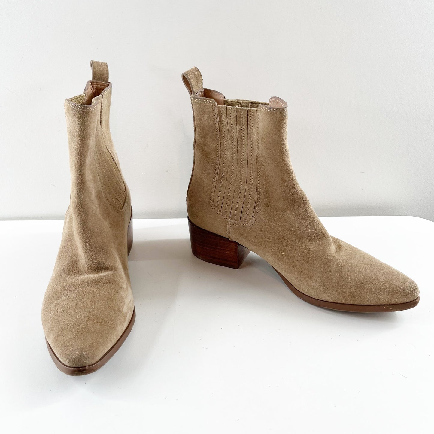 Banana Republic Suede Pull On Ankle Boots Booties Tan 9