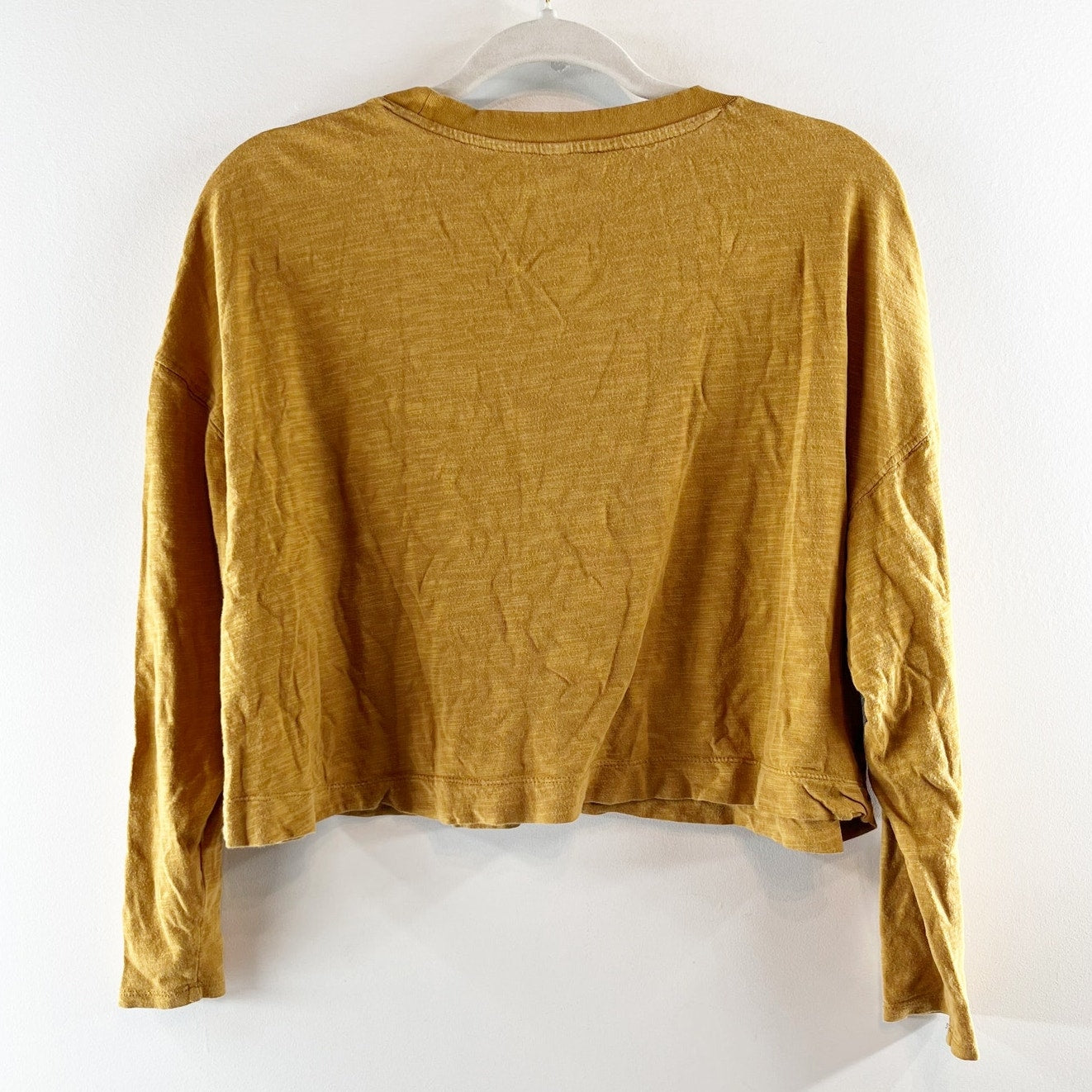Vuori Crewneck Sundown Long Sleeve Tee Shirt in Golden Yellow Small