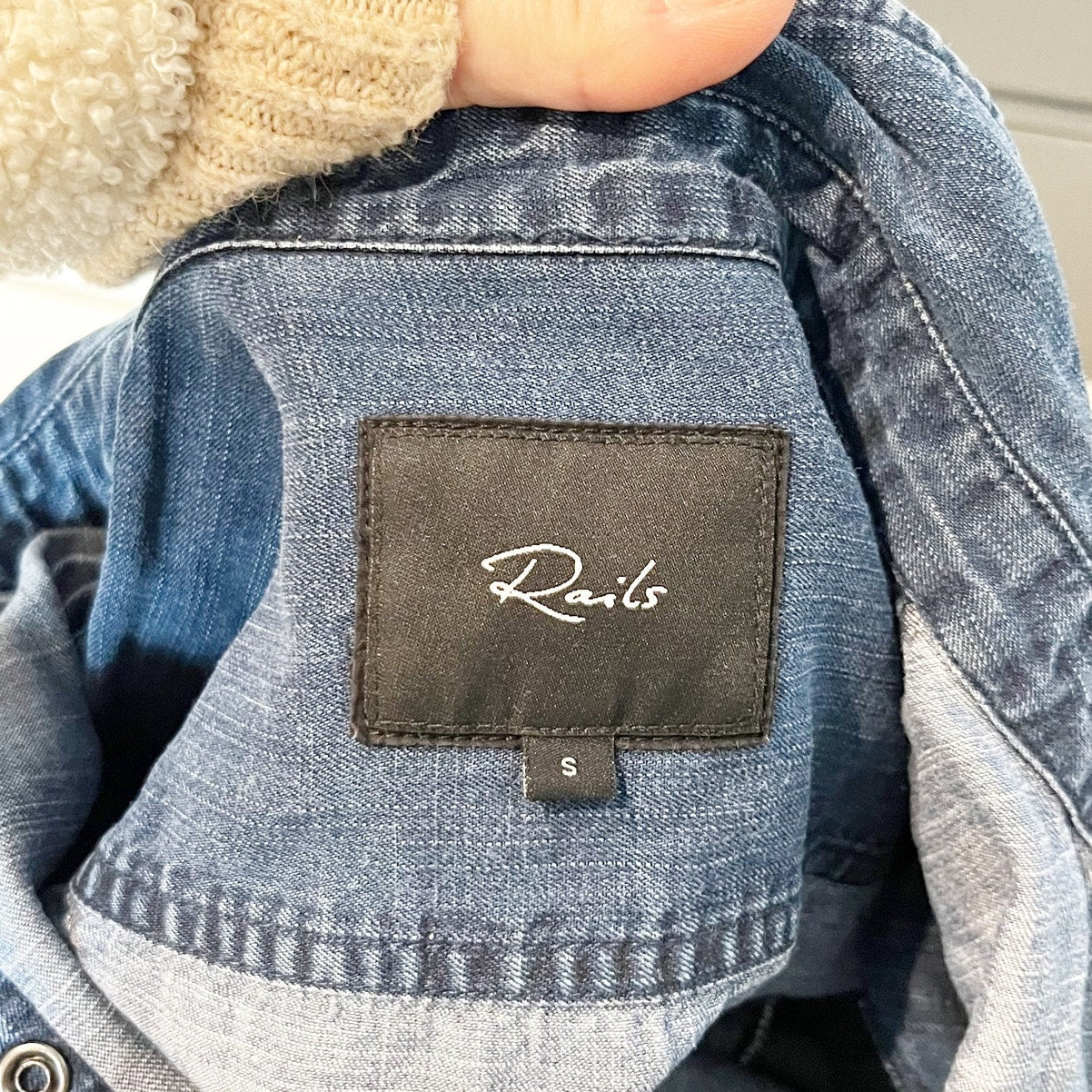 Rails Long Sleeve Button Up Madelyn Chambray Shirt Top Pacific Blue Wash Small