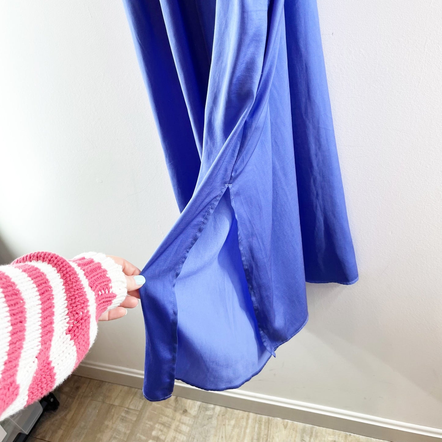 Gap Sleeveless Smocked Slip Midi Dress with Pockets Alice Blue Medium