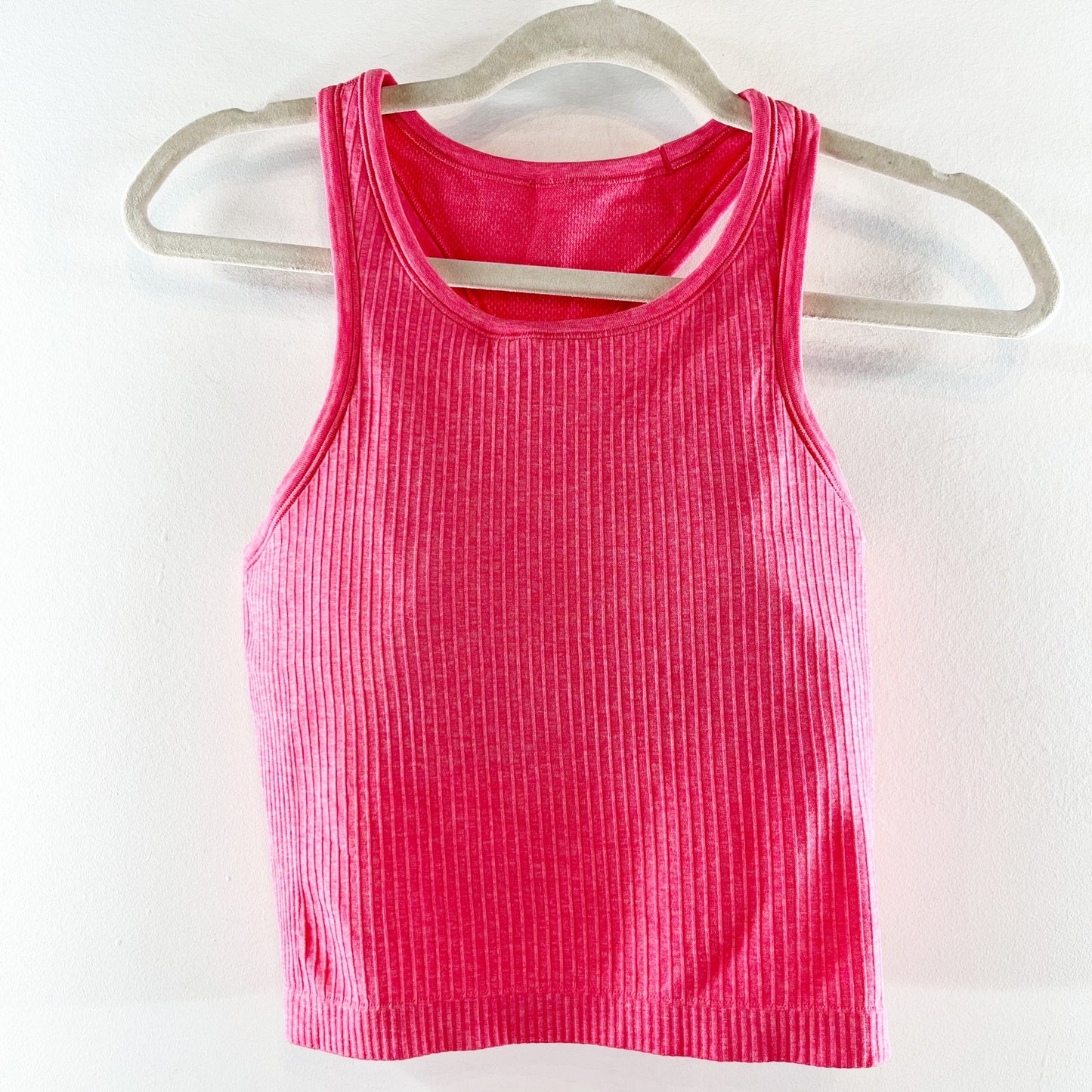 Lululemon Ebb to Street Cropped Racerback Tank Top Lip Gloss 6