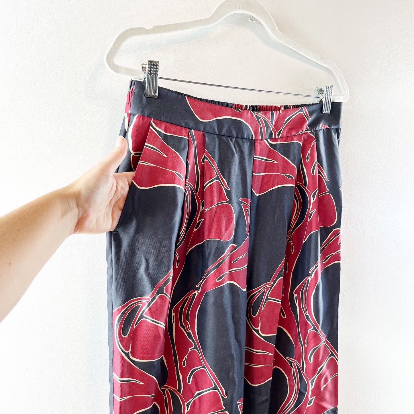 Banana Republic Arabella Tie Hem Silk Balloon Pants Navy Red Medium