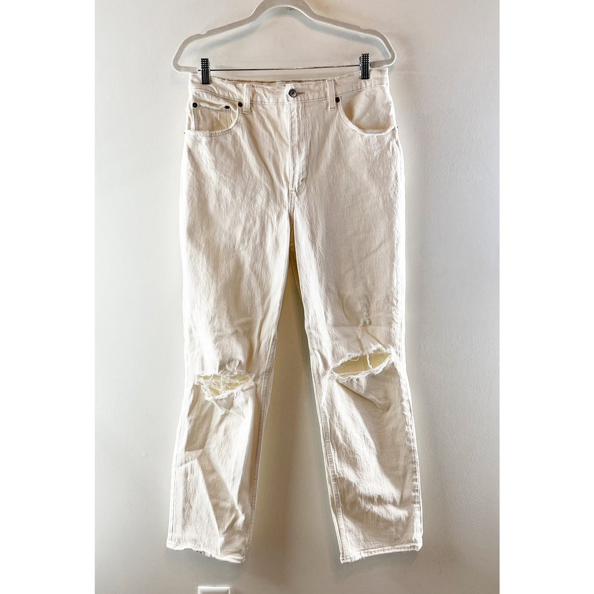 Abercrombie & Fitch The '90s Ultra High Rise Ripped Straight Jeans Cream 30 / 10