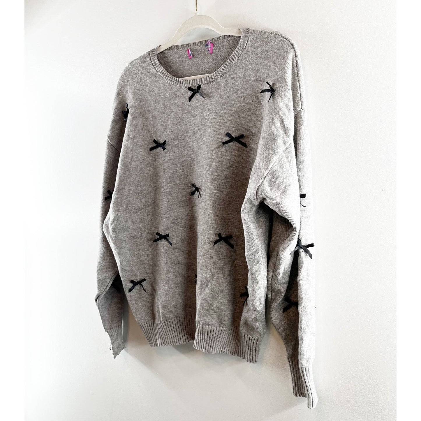 Edikted Satin Bow Applique Long Sleeve Crewneck Sweater Gray M / L