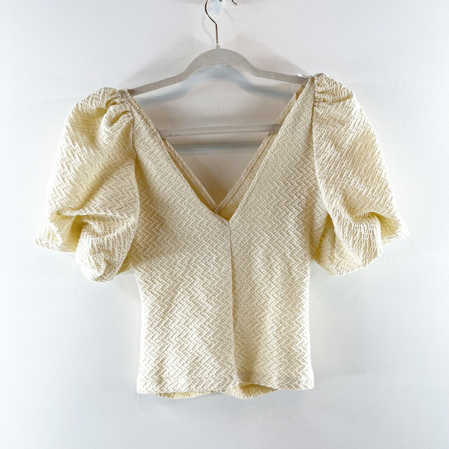 Free People Cupcake Ruched Textured Jersey Puff Sleeve V-Neck Blouse Ivory XS