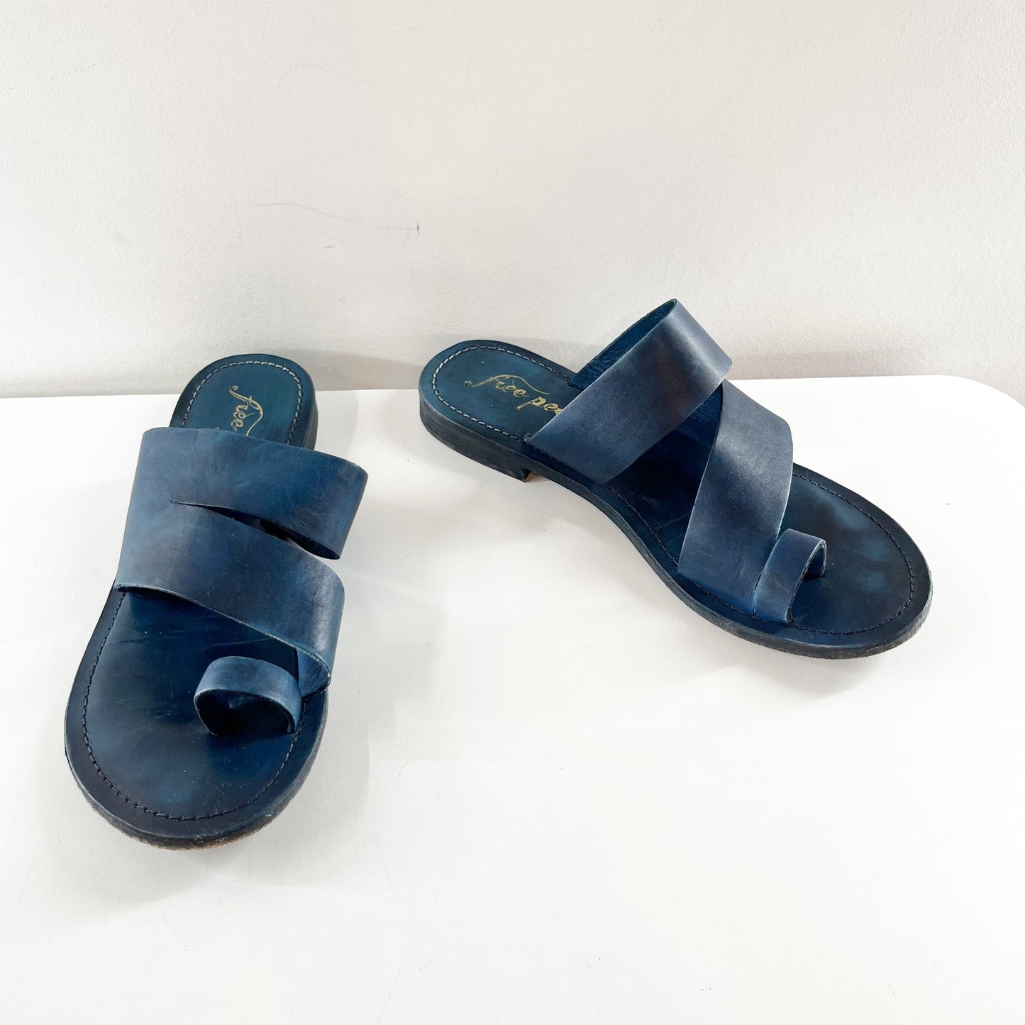 Free People Abilene Leather Toe Loop Sandals Almost Midnight Hour Blue 37.5