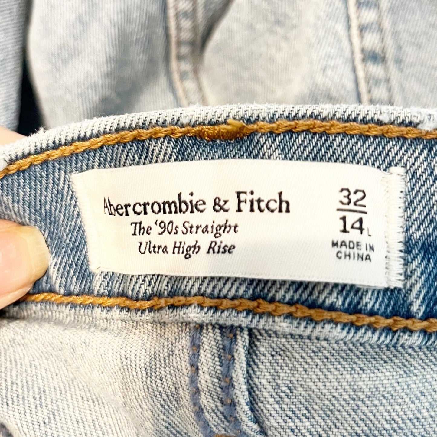 Abercrombie The 90's Straight Leg Ultra High Rise Slit Hem Jeans Blue 32 / 14 L