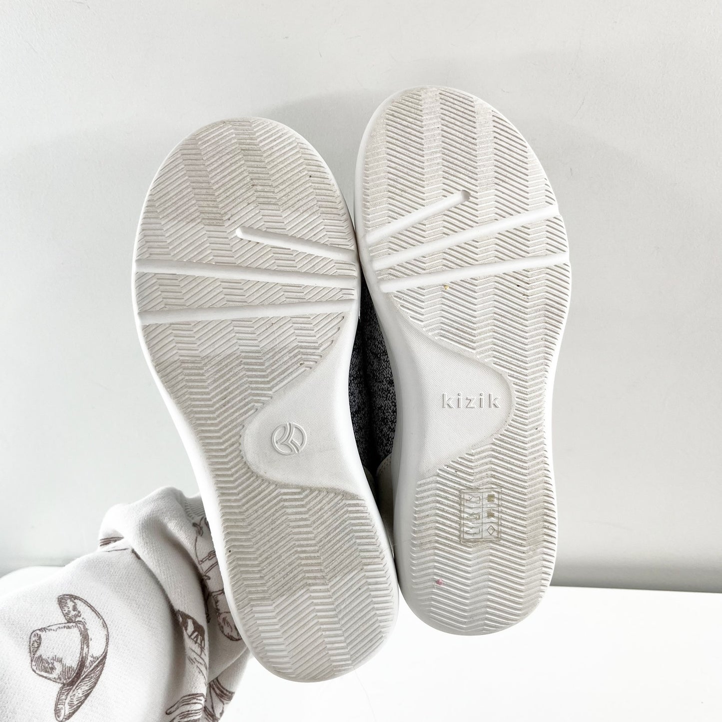 Kizik Madrid Eco Knit Low Top Walking Sneakers Heathered Gray 8