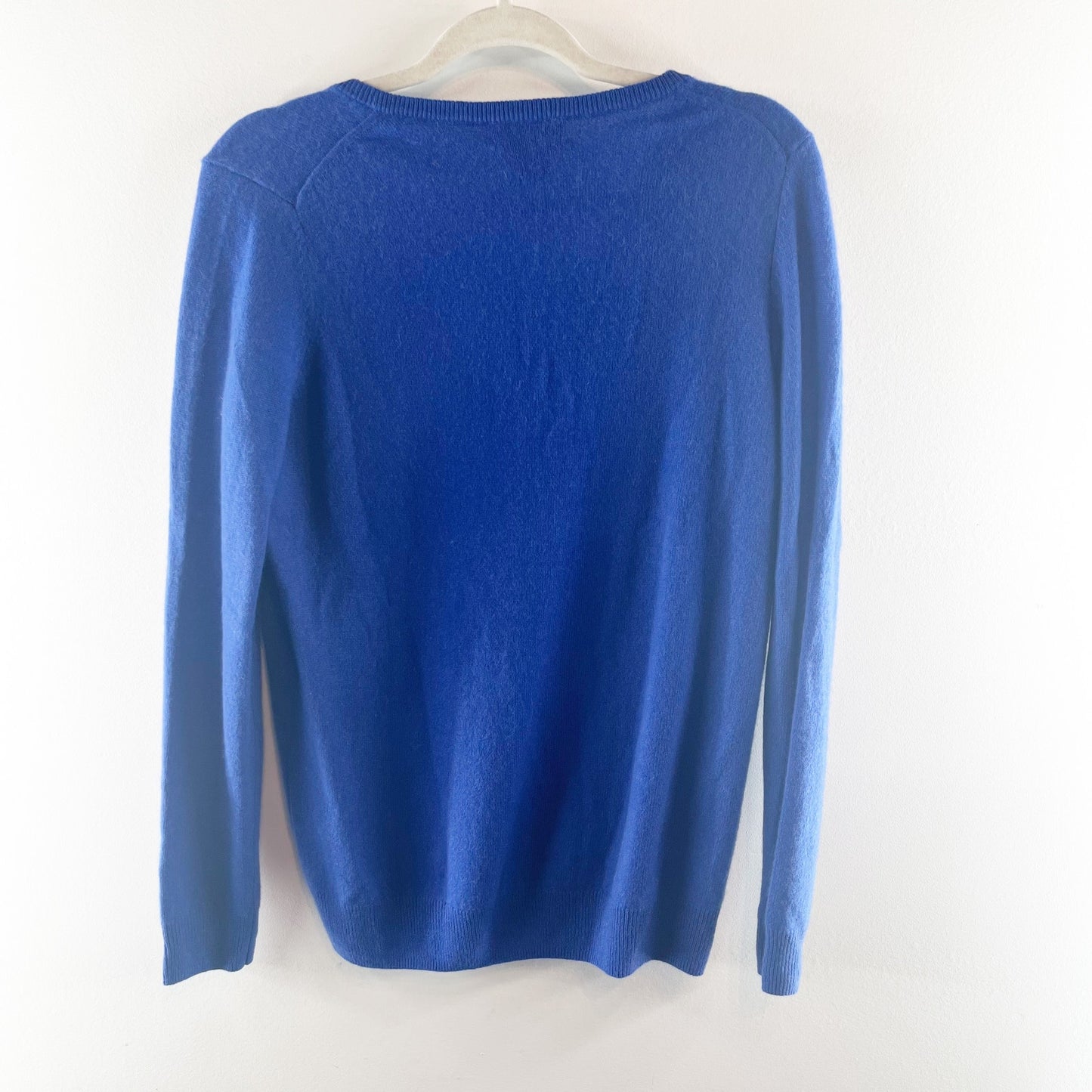 C by Bloomingdales Cashmere Long Sleeve V-Neck Pullover Sweater Admiral Blue L