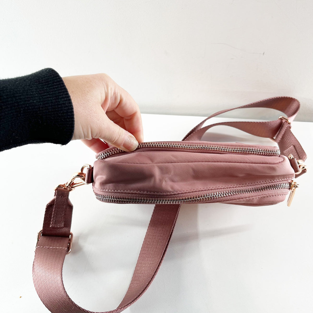 Lululemon Everywhere Crossbody Bag Purse 2L Dusty Rose Pink