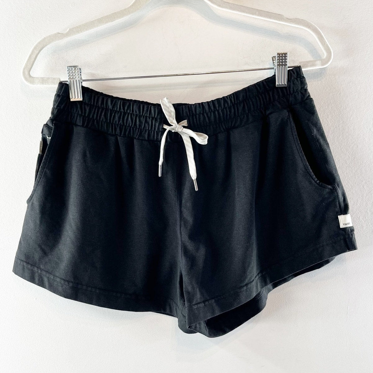 Vuori Halo Performance Mid Rise Shorts Black Medium