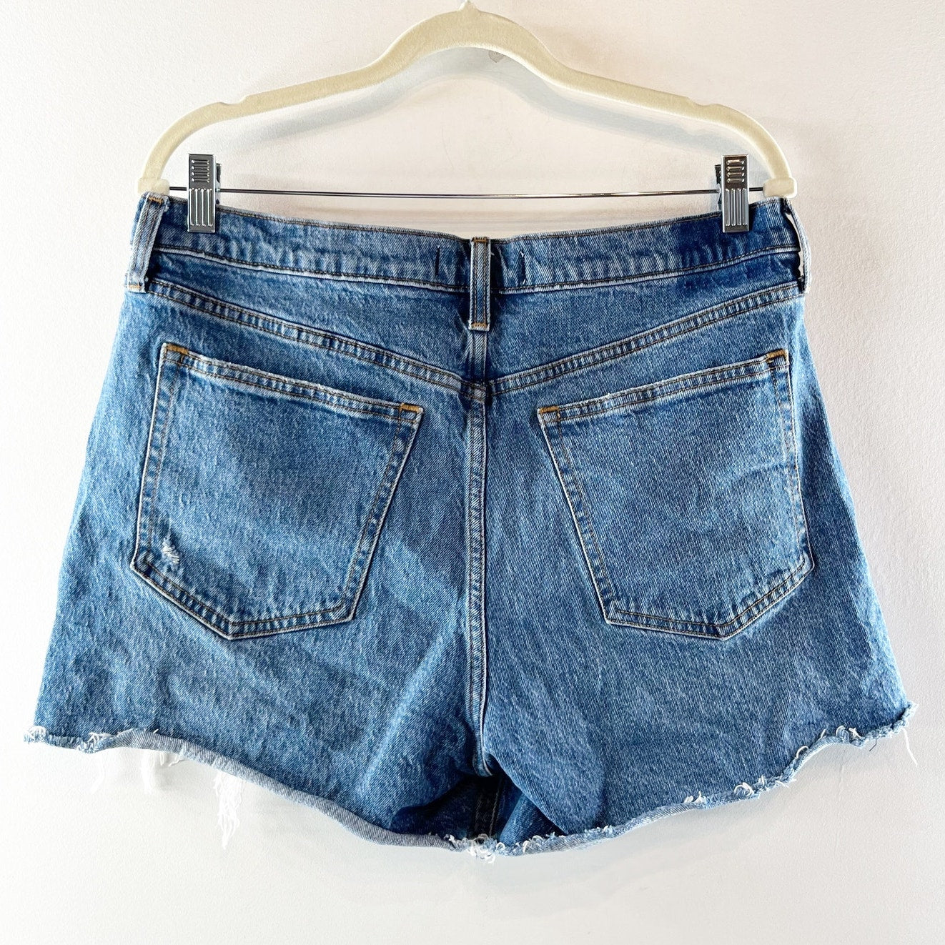 Abercrombie The 4" High Rise Mom Jean Cutoff Shorts Blue 31 / 12