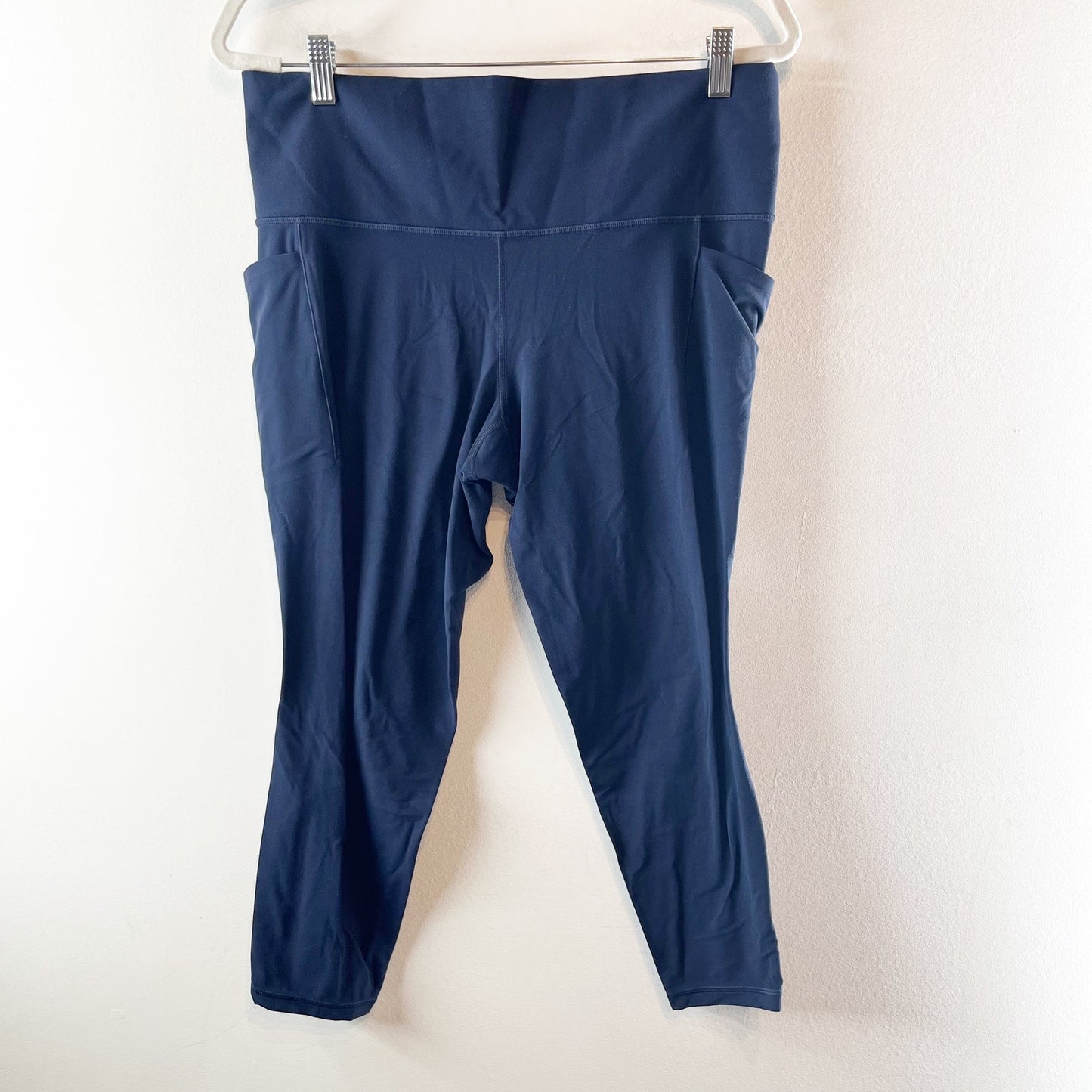 Athleta Salutation Stash Pocket Pull On 7/8 Tight Leggings Navy Blue XL