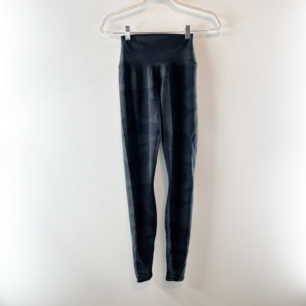 Alo High-Waisted Camo Vapor Compression Legging Pants Black Green XS