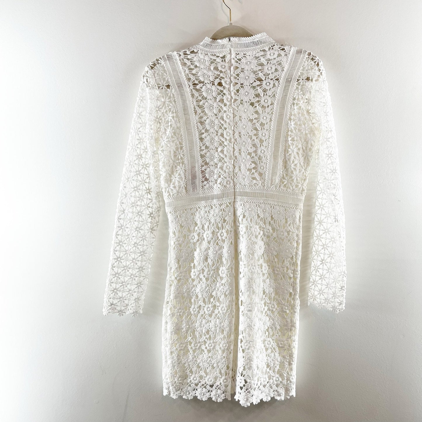 Chicwish Ladylike Floral Crochet Long Sleeve Shift Dress White Small