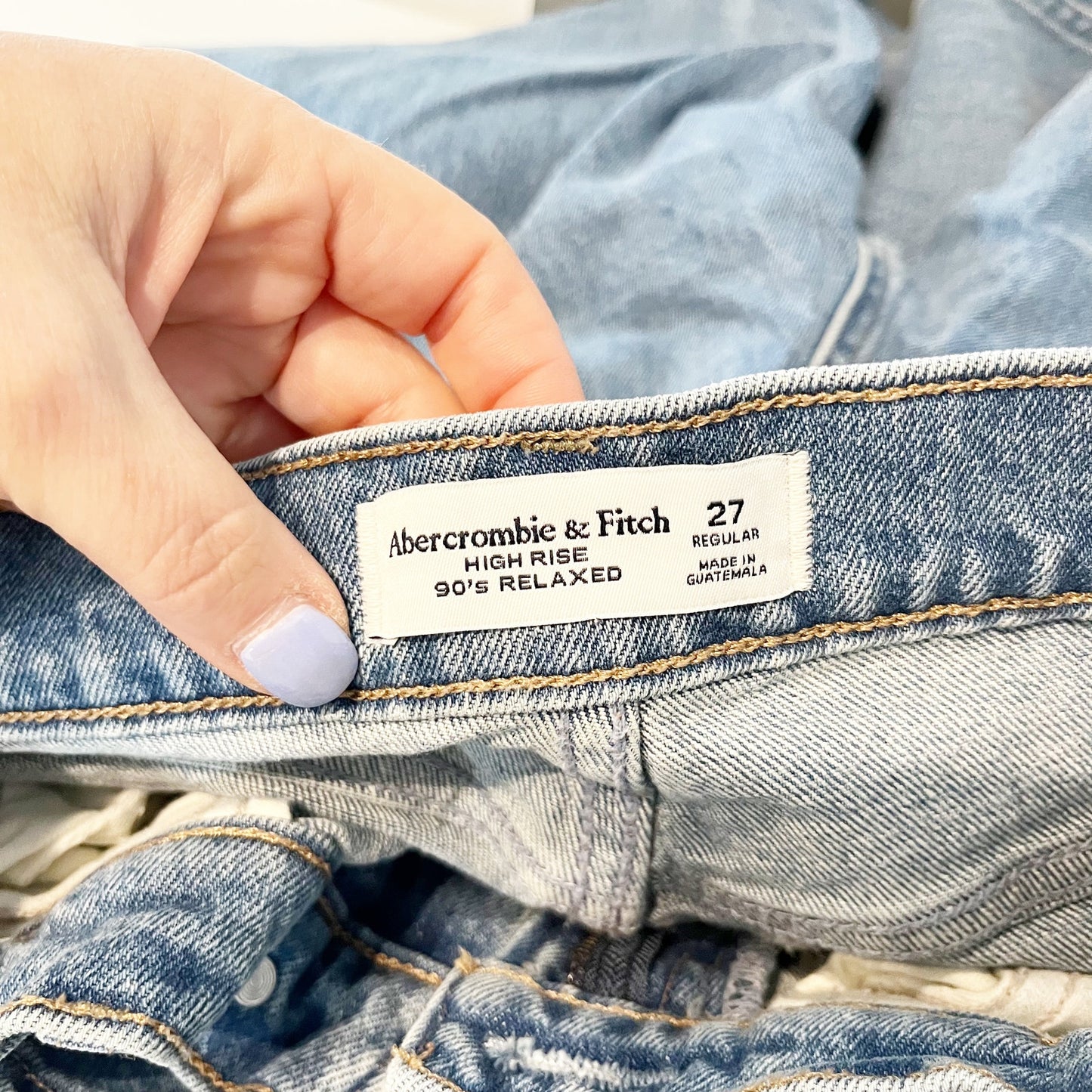 Abercrombie & Fitch High Rise 90s Relaxed Heart Embroidered Jeans Blue 27