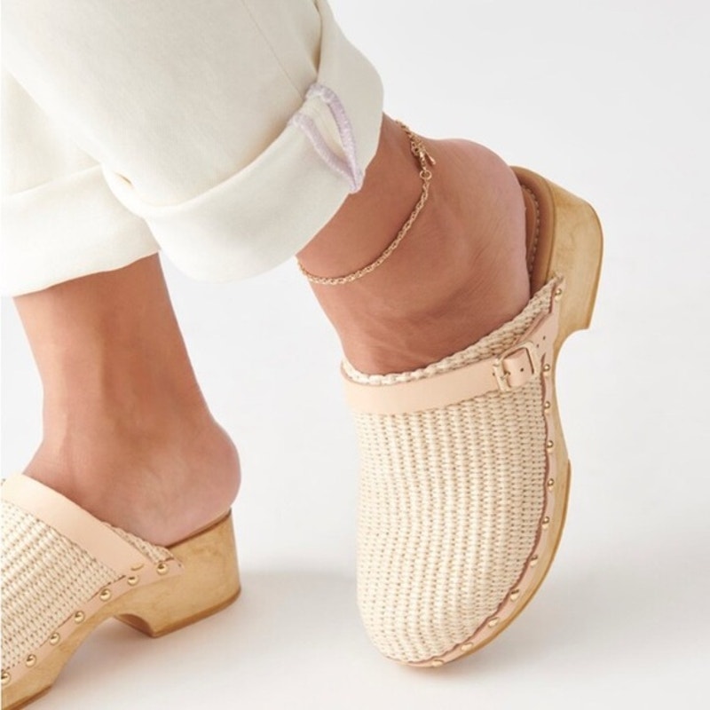 Dolce Vita Carlee Slip On Buckle Strap Closed Toe Raffia Clogs Natural Beige 39