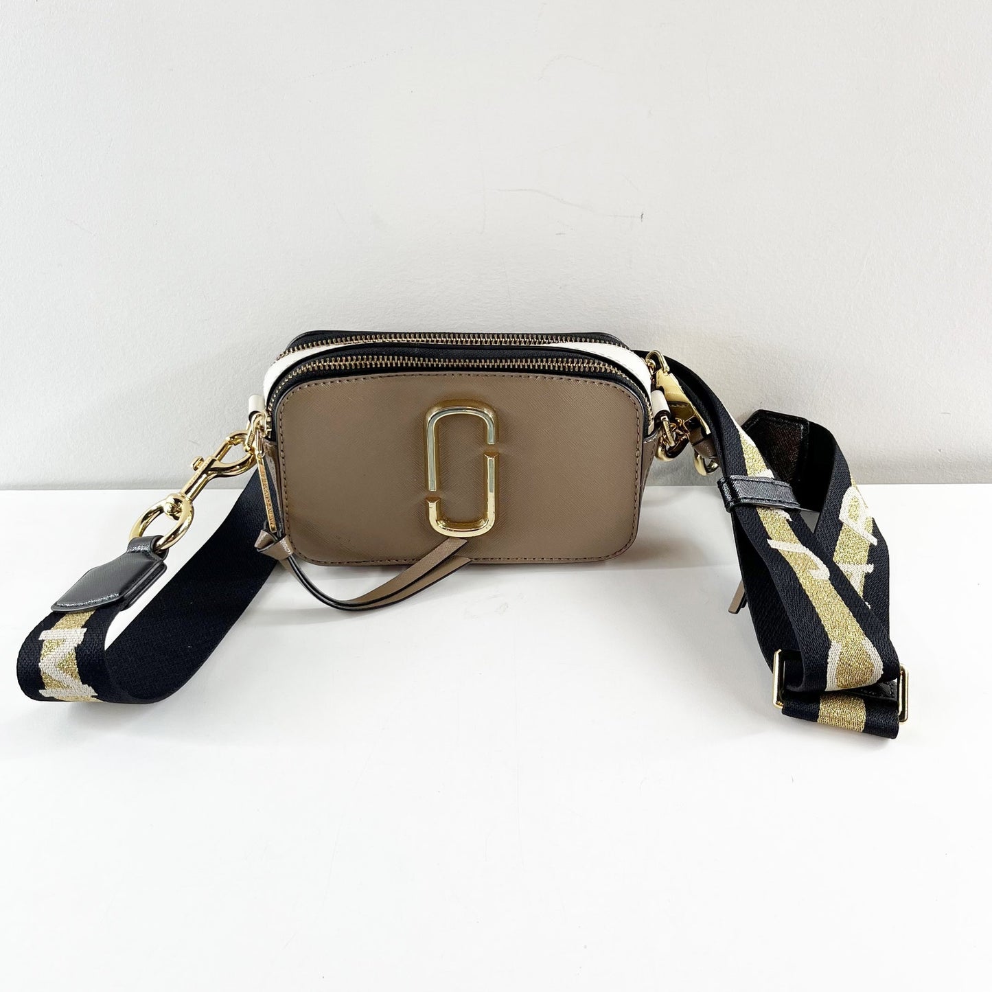 Marc Jacobs Snapshot Leather Camera Crossbody Bag Purse Taupe Gray Tan