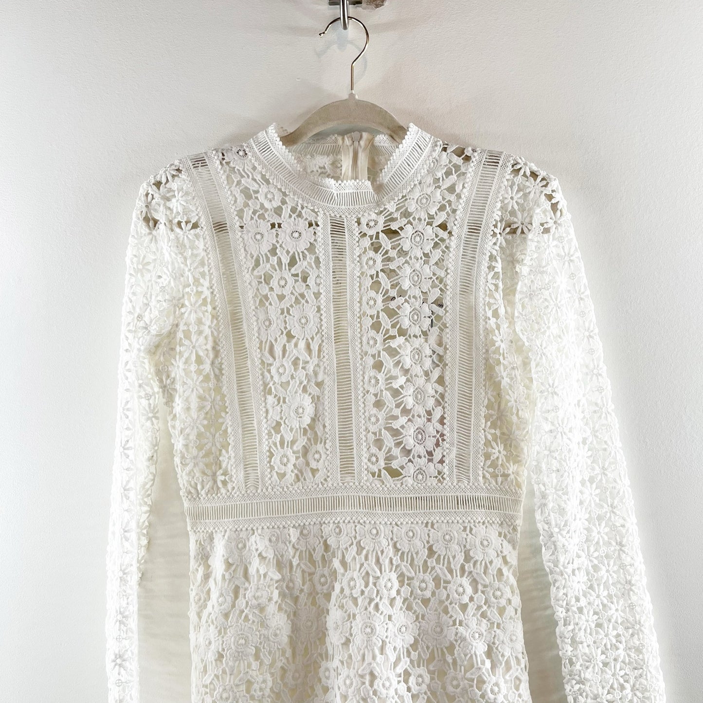 Chicwish Ladylike Floral Crochet Long Sleeve Shift Dress White Small