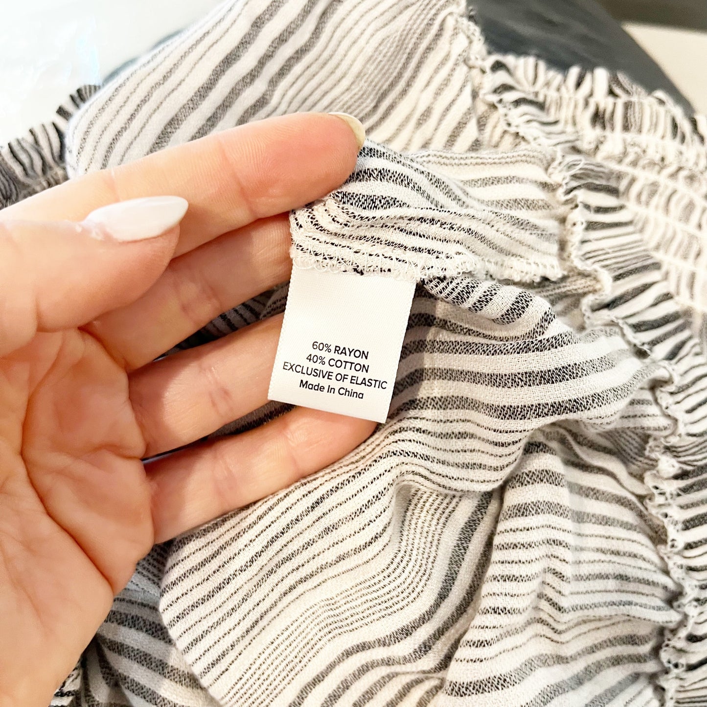 Evereve Sydney Stripe Off the Shoulder Cotton Weave Smocked Top Gray White M