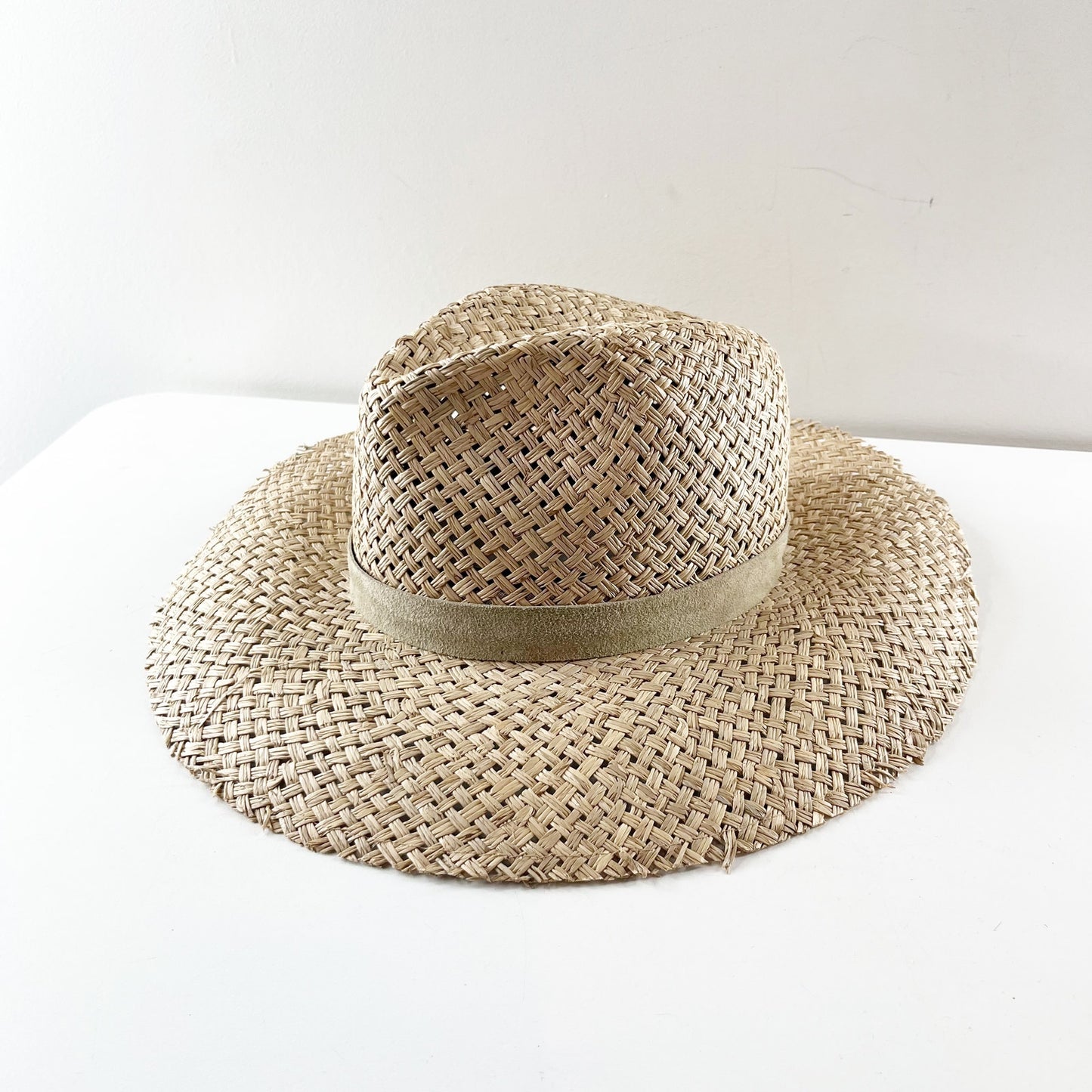 Janessa Leone 100% Natural Seagrass Straw Wide Brim Fedora Sun Hat Beige Small
