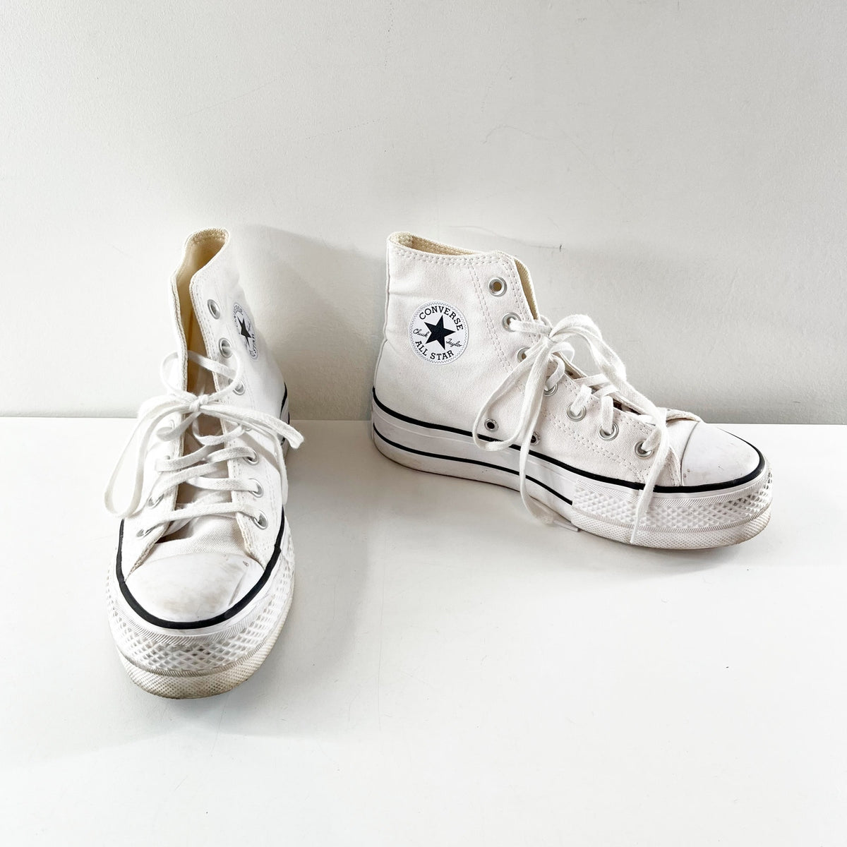Converse Chuck Taylor High Top Lace Up Platform Sneakers White 6