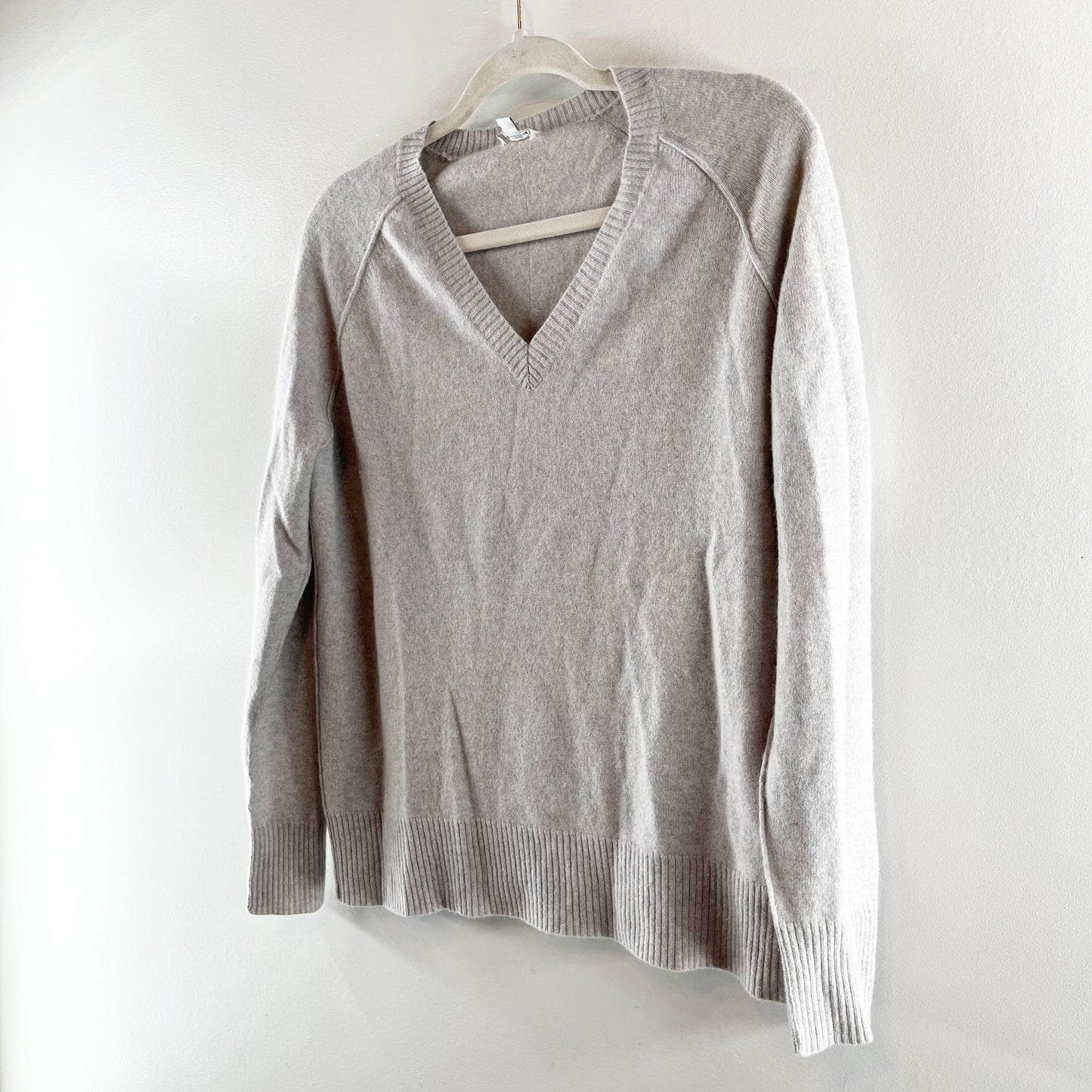 Intermix 100% Cashmere Long Sleeve V Neck Pullover Knit Sweater Gray Small