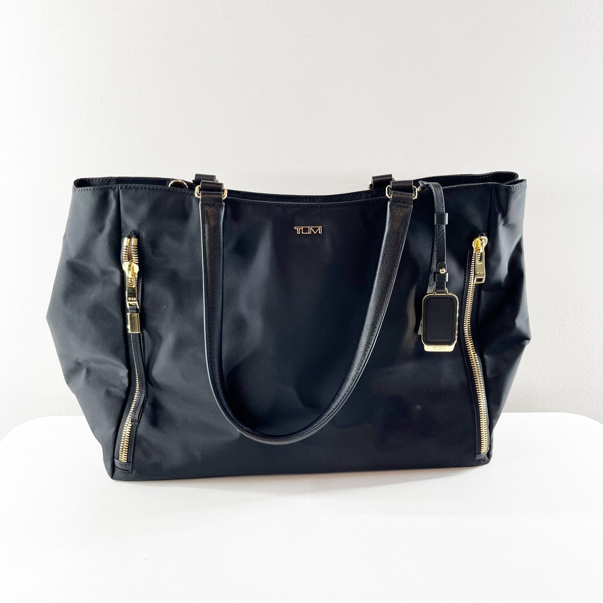 TUMI Voyageur Valetta Large Double Shoulder Strap Tote Caryall Black Gold