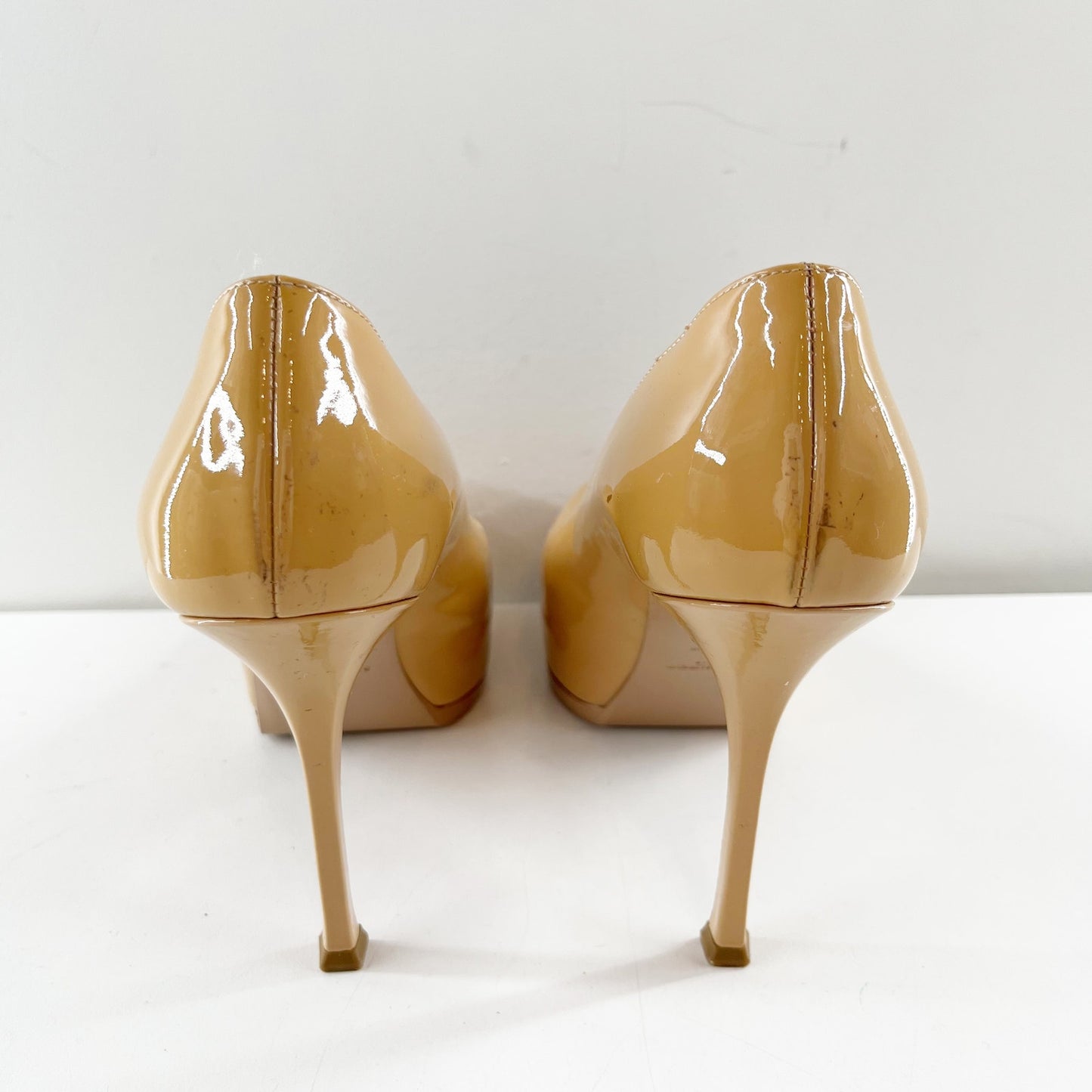 YSL Yves Saint Laurent Tribute Too Patent Leather Stiletto Pumps Heels Nude 39