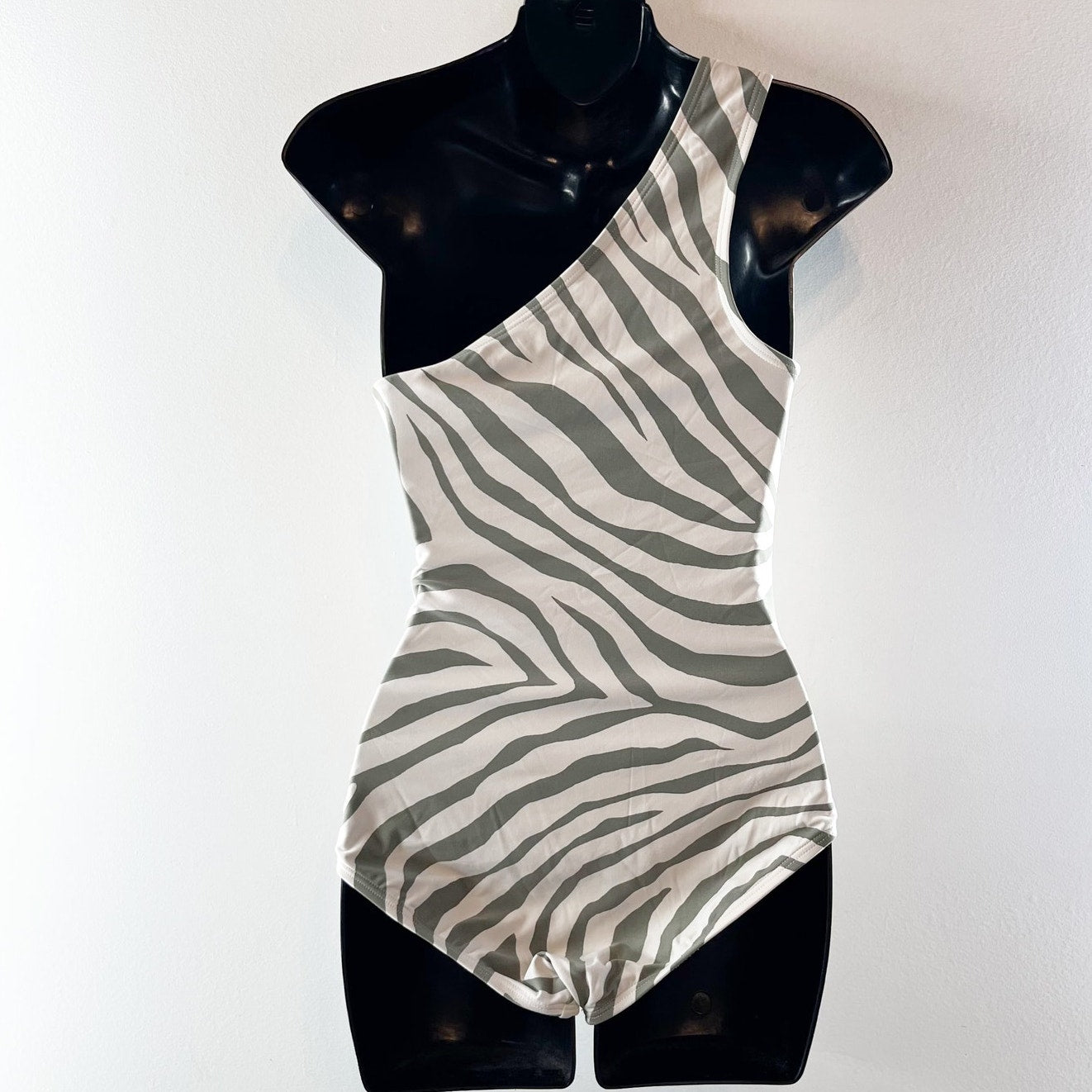 Michael Kors One Piece One Shoulder Ring Zebra Print Swimsuit White Green 6