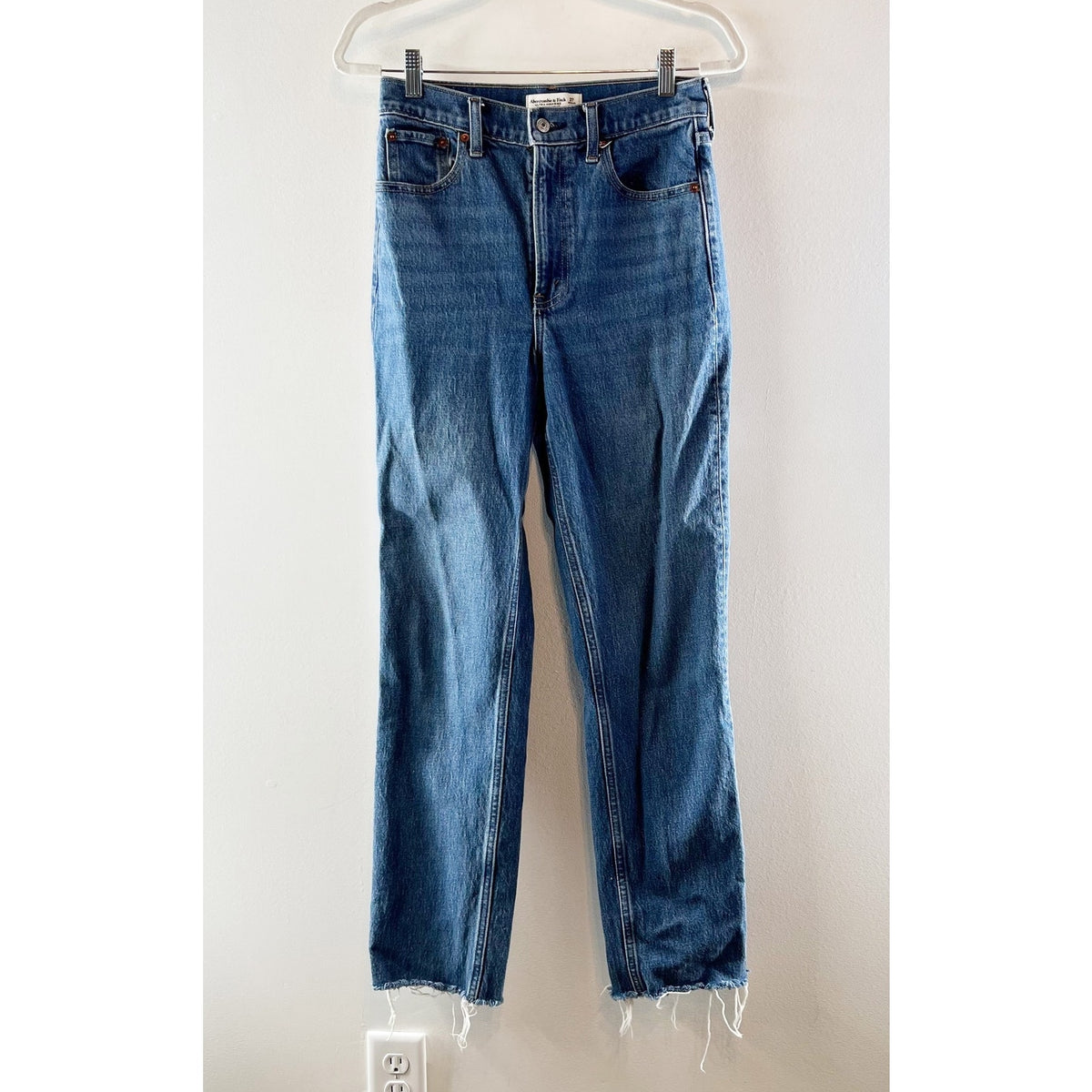 Abercrombie & Fitch Ultra High Rise Raw Hem 90's Straight Jeans Blue 27