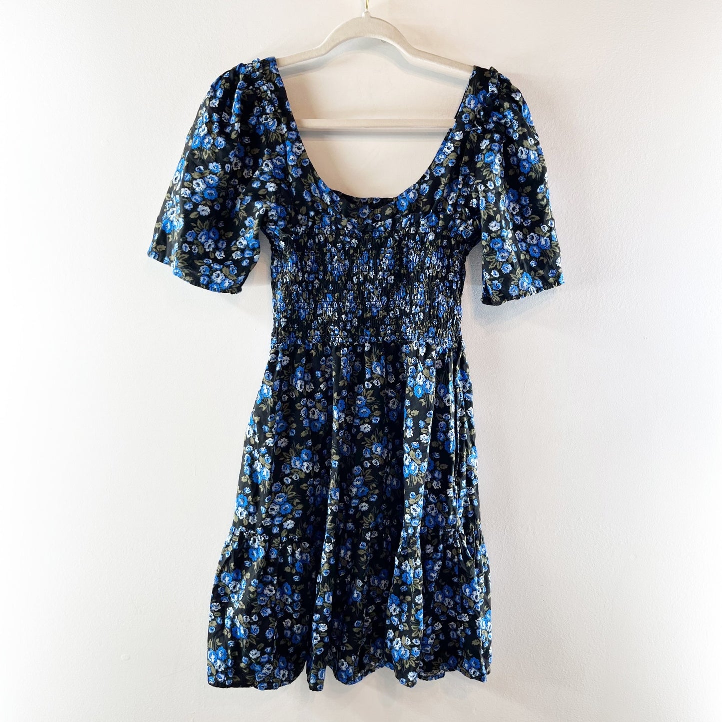 GAP Scoopneck Short Puff Sleeve Floral Smocked Mini Dress Black Blue Small Tall