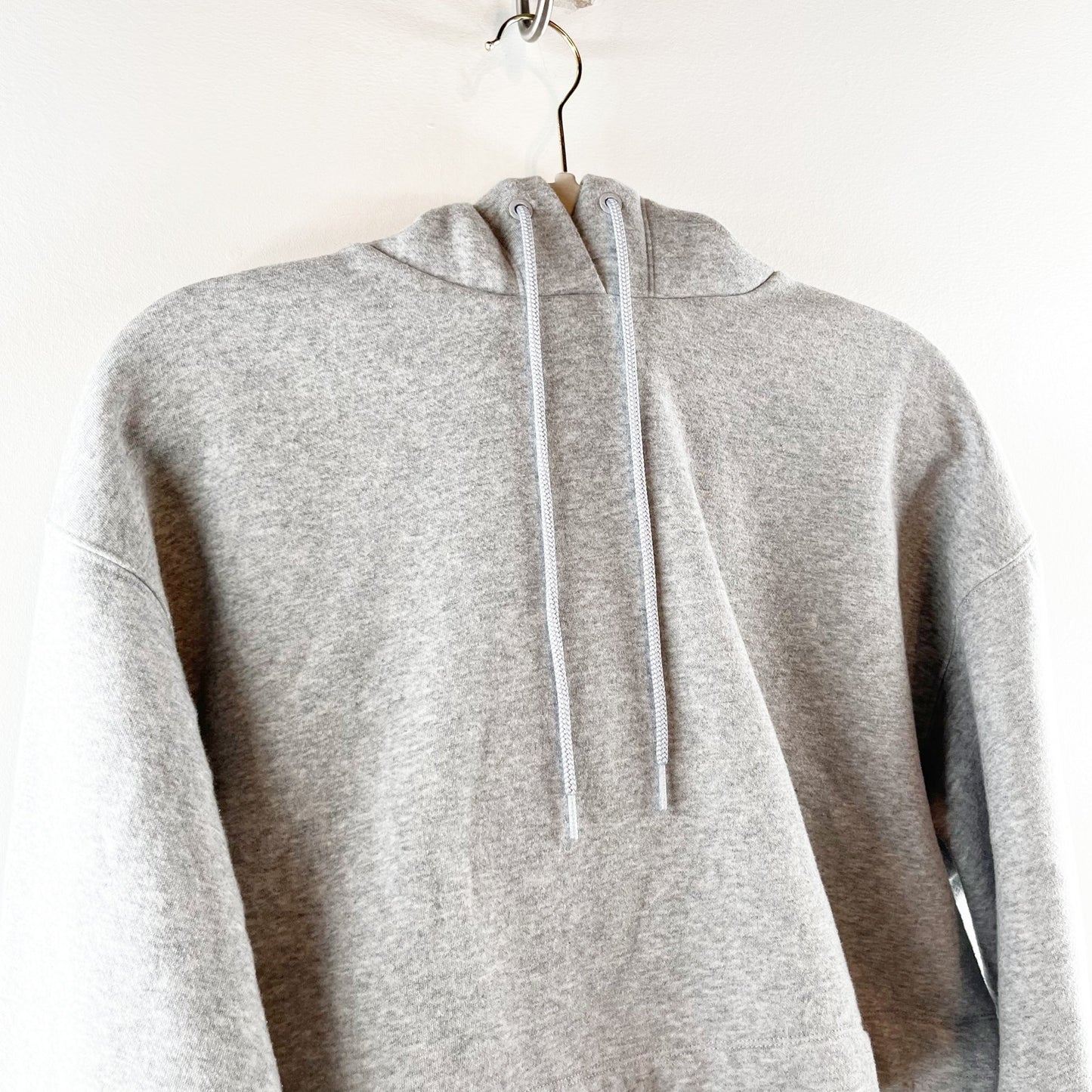 ALO Yoga Bae Dropped Shoulder Active Cropped Boxy Hoodie Heather Grey Small