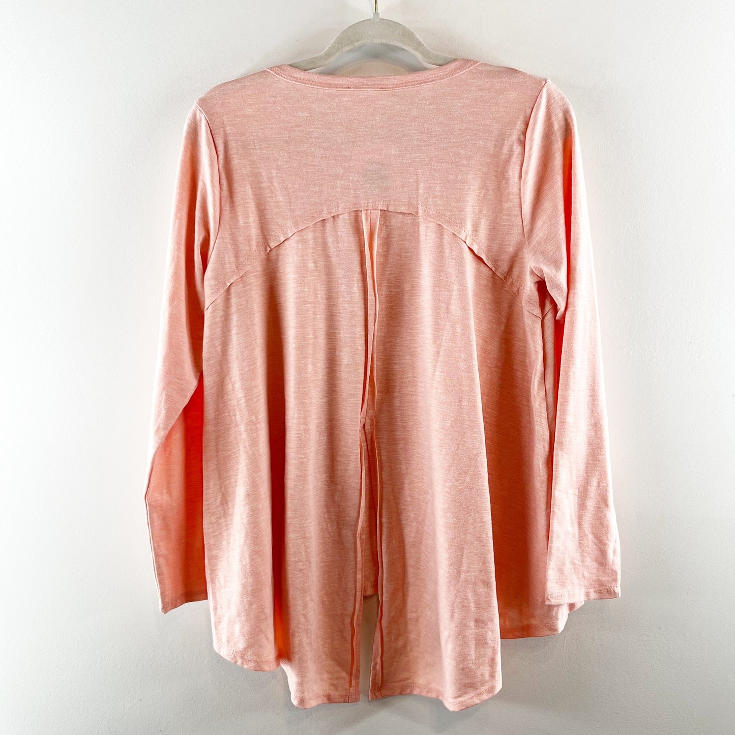 Fantastic Fawn Long Sleeve Crew Neck Back Vent Hi-Low T-Shirt Peach Small
