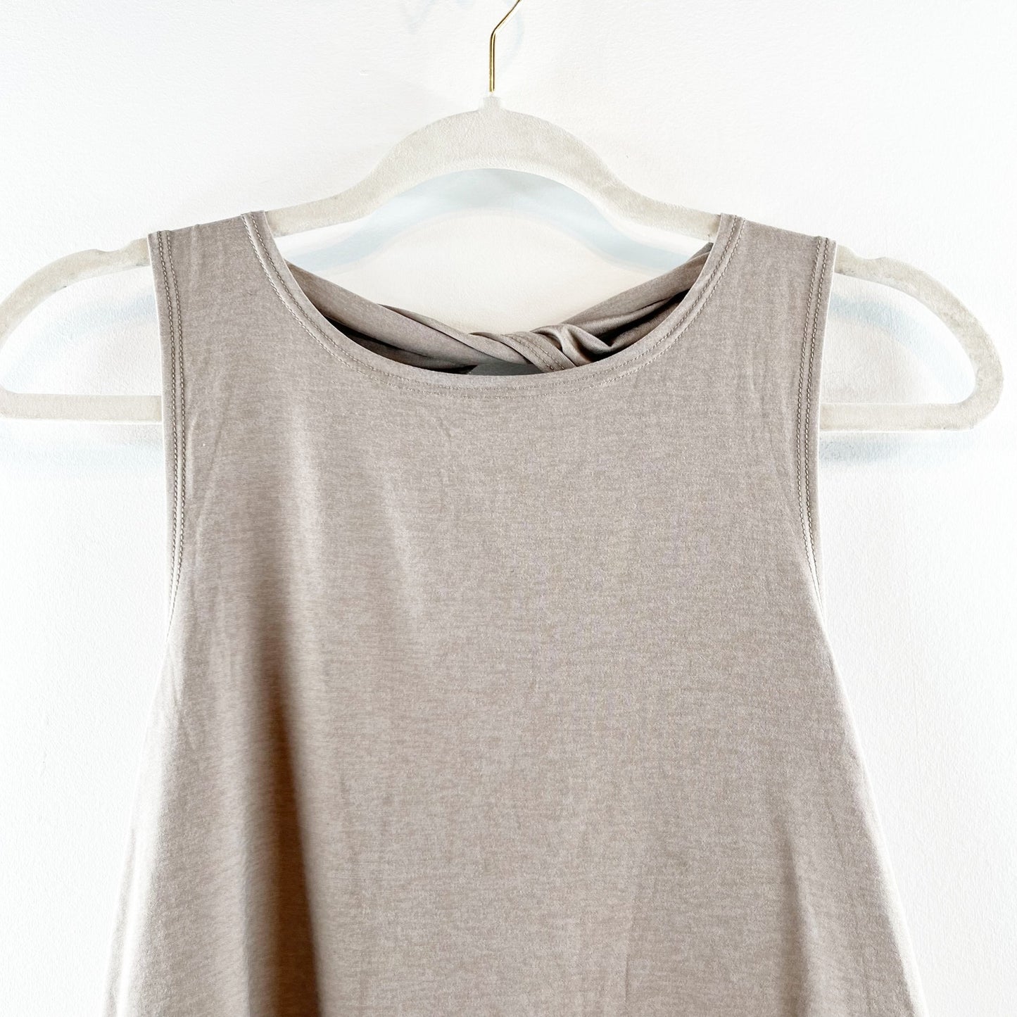 Beyond Yoga Featherweight Twist Cutout Back Aquarius Tank Top Birch Heather XS