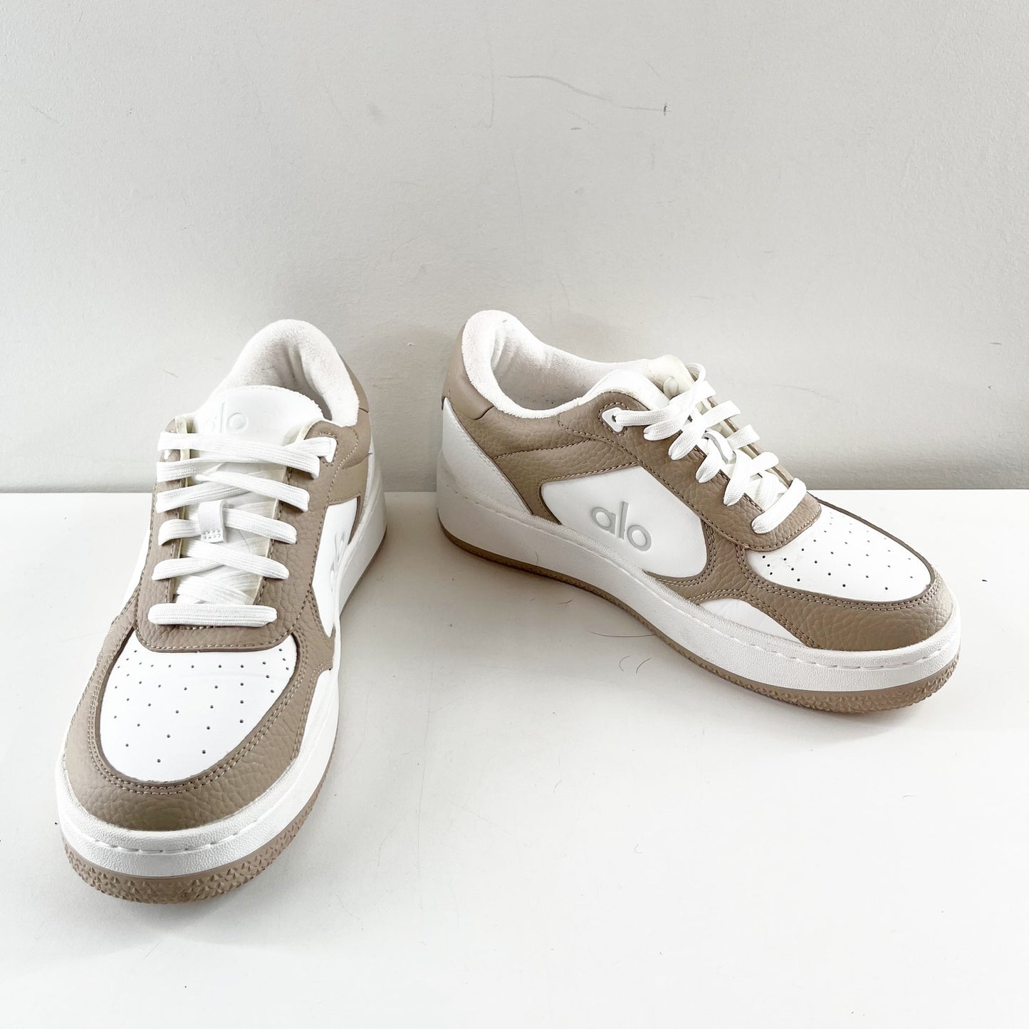 Alo Recovery Mode Casual Cushioned Lace Up Shoes Sneakers Gravel Brown White 7