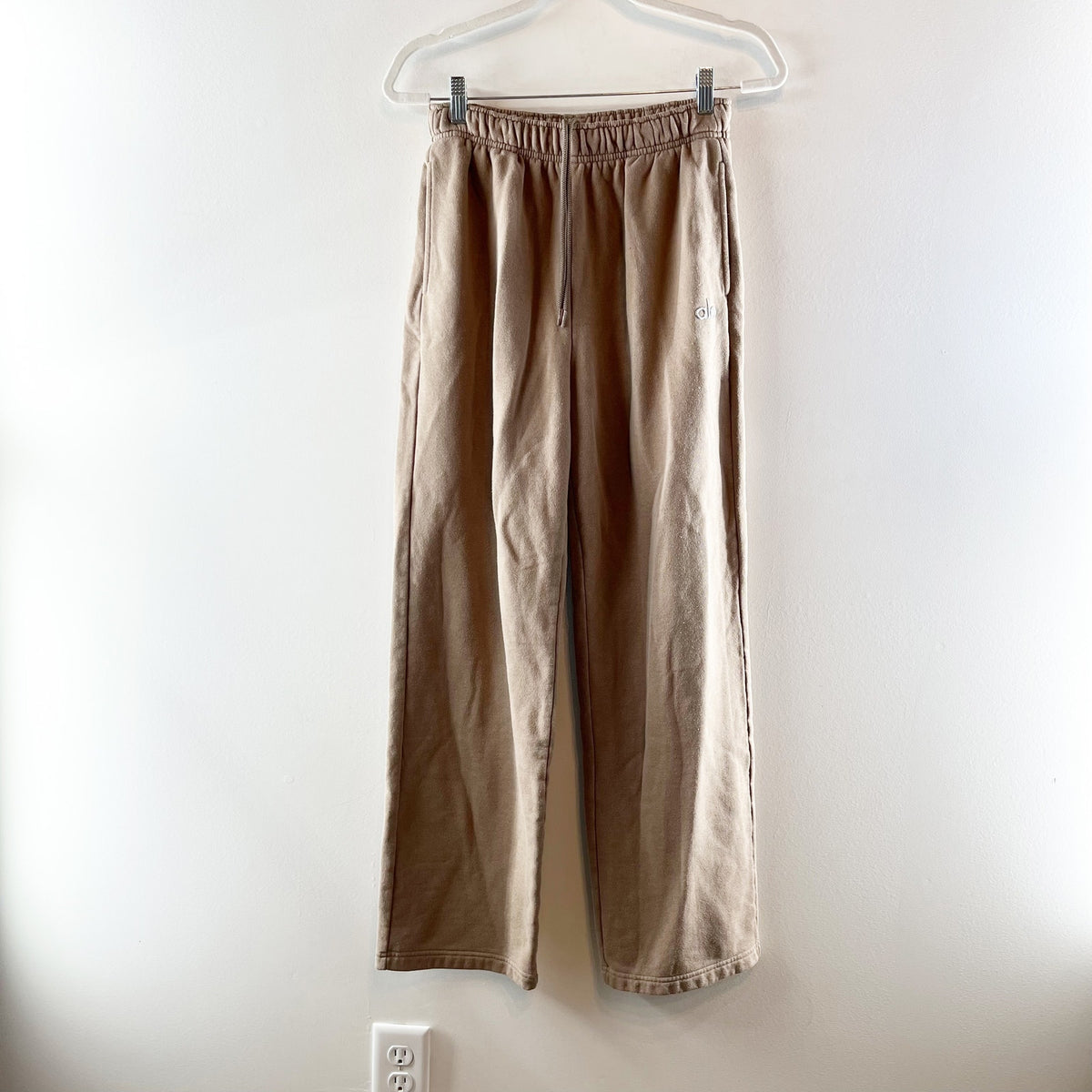 Alo Accolade Straight Leg Sweatpants Gravel Tan XS