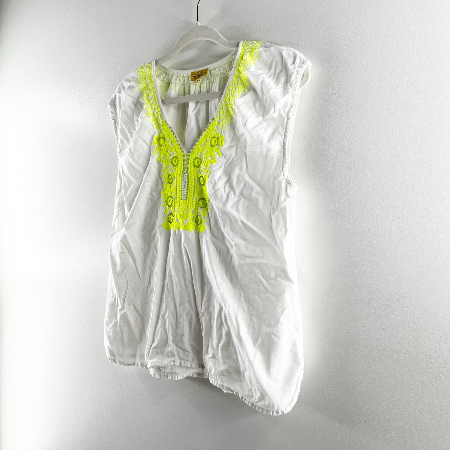 Roberta Roller Rabbit 100% Cotton Embroidered V-Neck Blouse White Green Medium