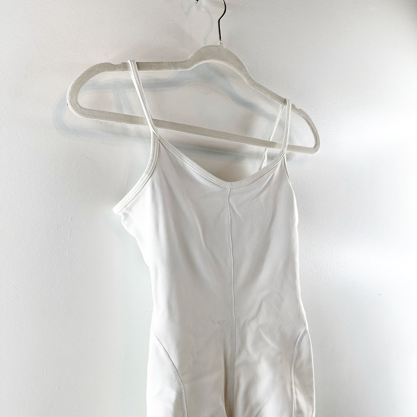 Lululemon Athletica Sleeveless V-Neck Ribbed Contoured Unitard 6" White US 2