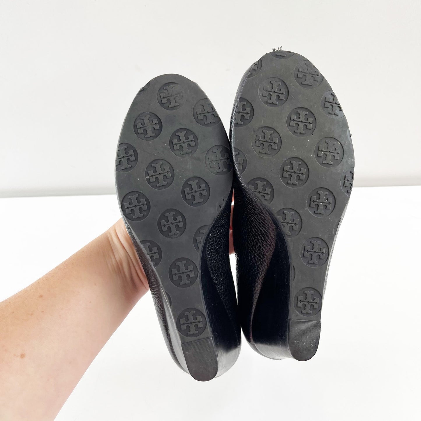 Tory Burch Sally Peep Toe Leather Wedge Pumps Shoes Black 6.5