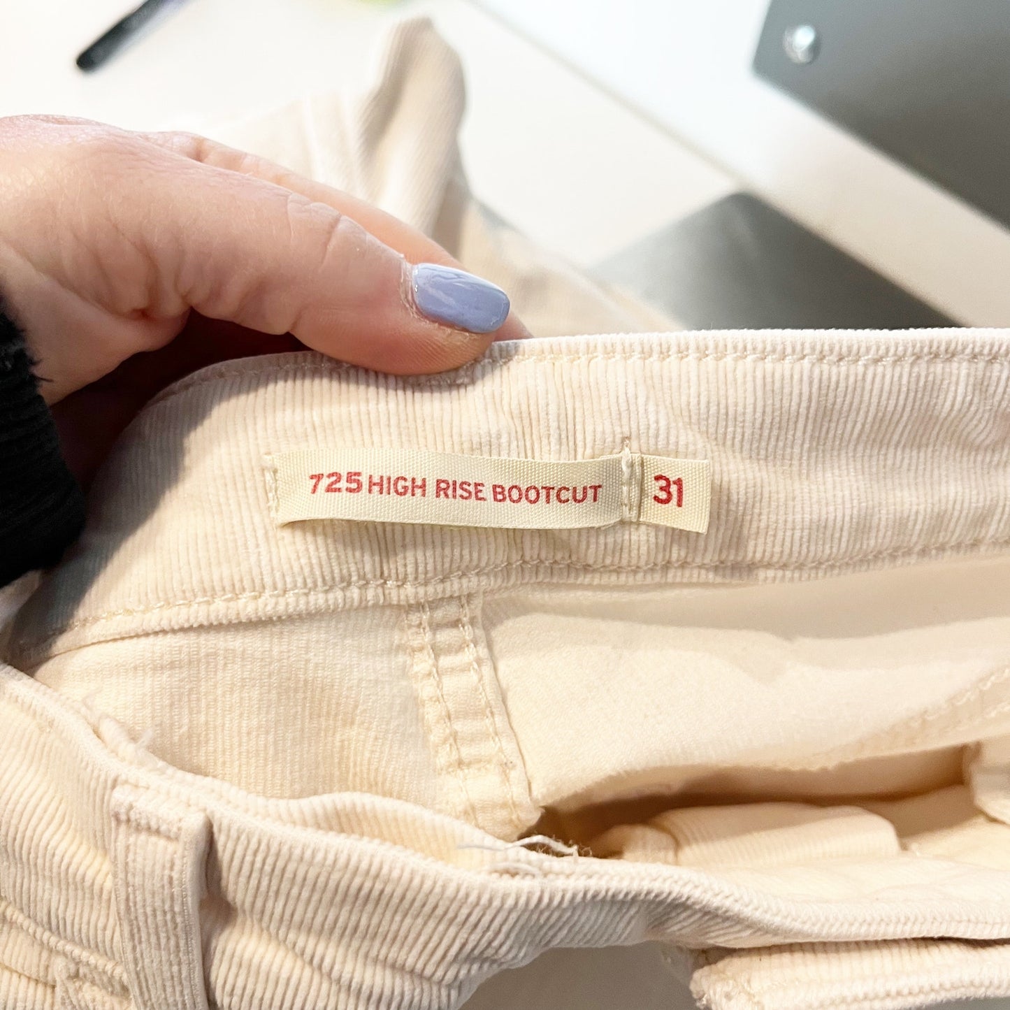 Levi's High Rise Bootcut Corduroy Pants Cream Ecru 31 / 12