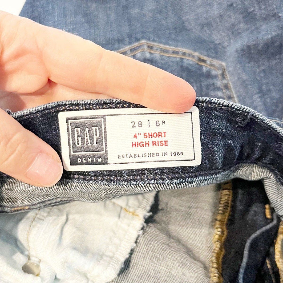 Gap Denim High Waisted Whiskered Frayed Hem Jean Short 4" Blue 28 / 6