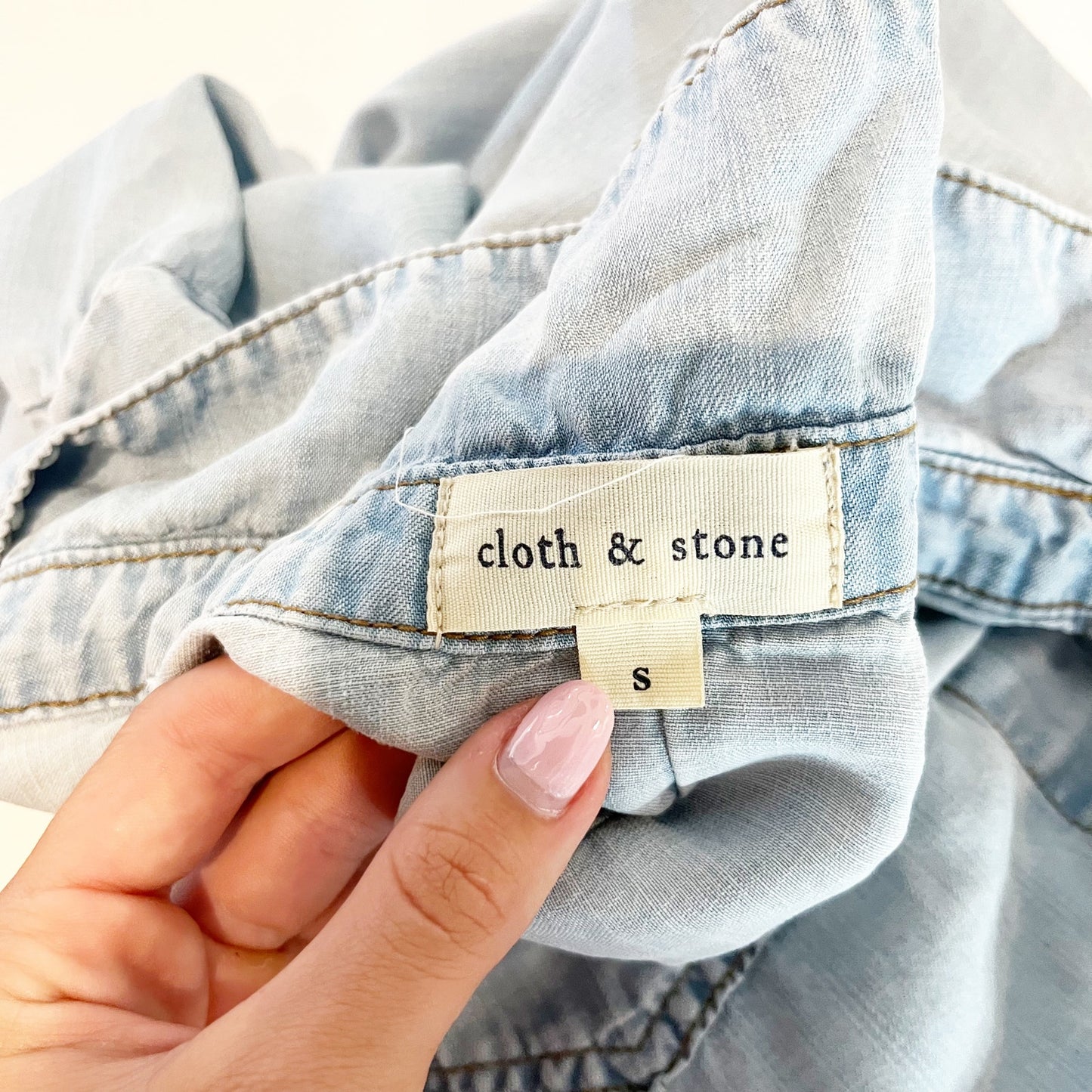 Cloth & Stone Split Back Chambray Button Down Long Sleeve Top Blue Small