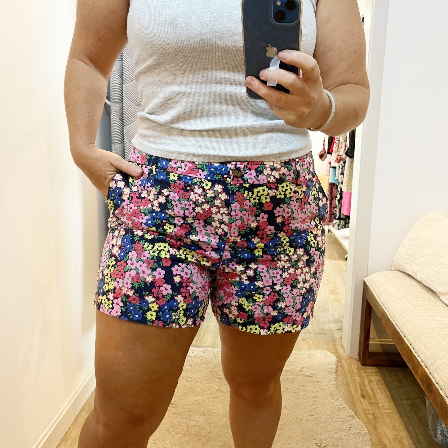 Boden Floral Richmond Mid Rise Flat Front Chino Shorts Blue Pink 12