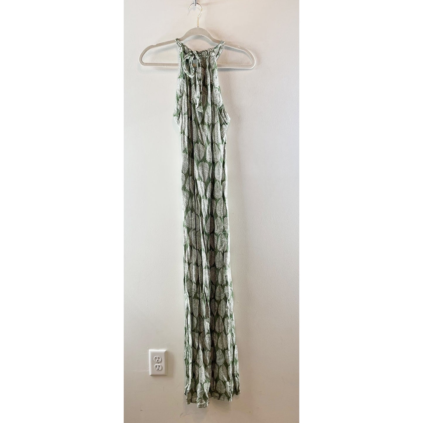Tybee Island Leaf Print Sleeveless Halter Neck Maxi Sundress Green White Medium