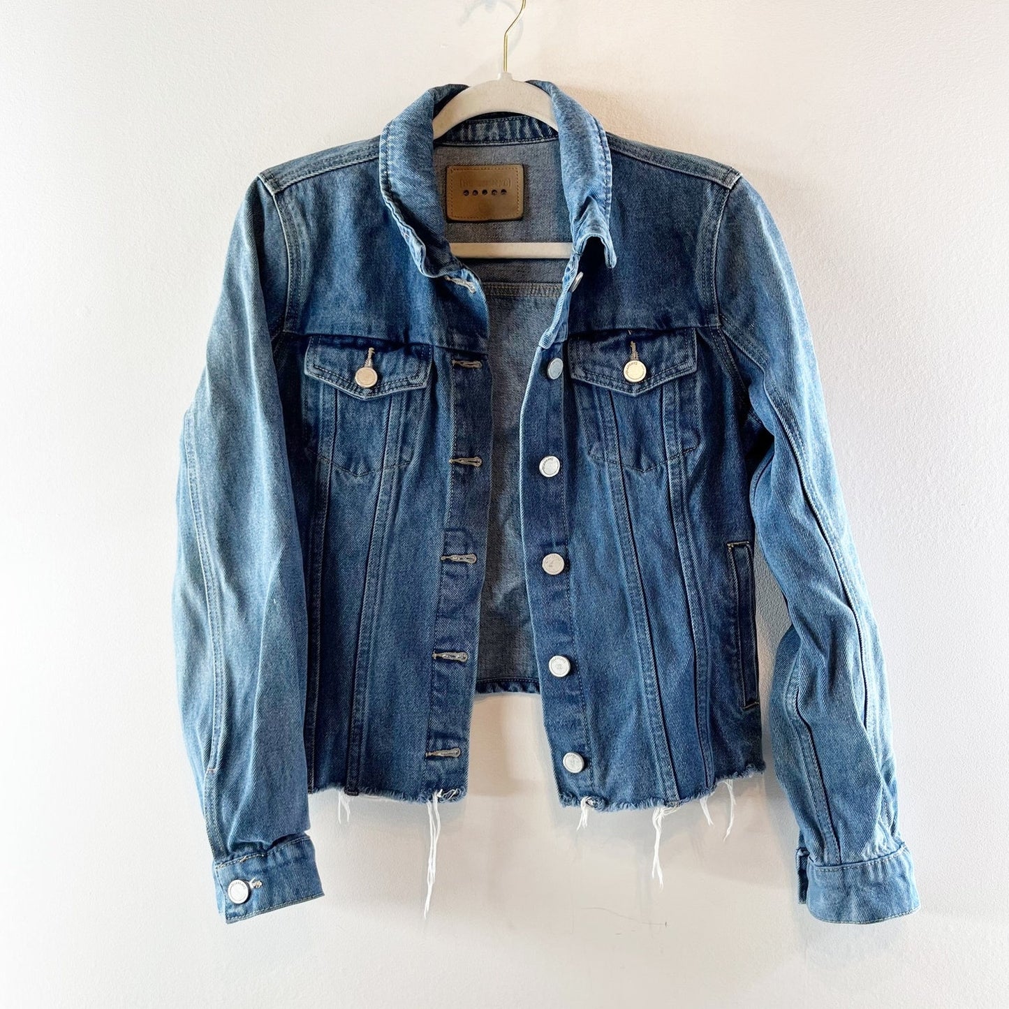 BlankNYC Denim Trucker Jacket Raw Hem Medium Wash Blue Small