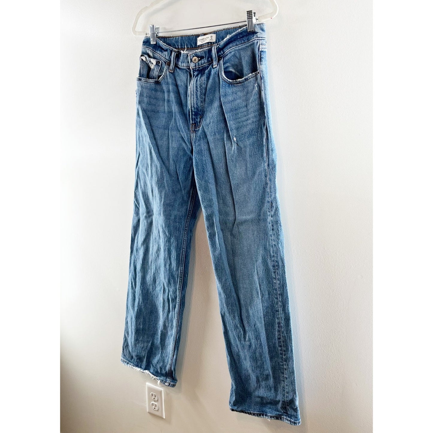 Abercrombie The 90's Relaxed Straight Leg Jeans High Rise Blue 6 / 28