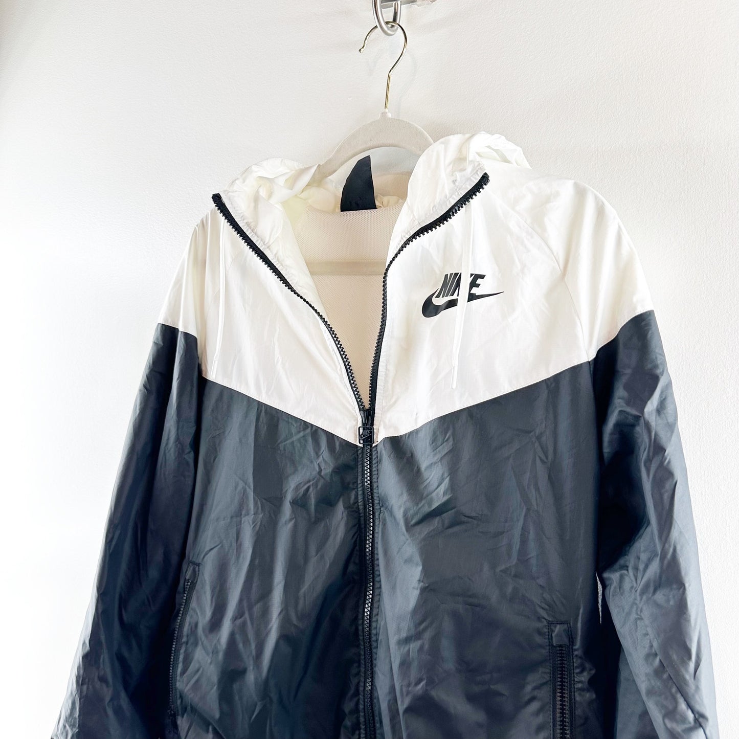 Nike Windrunner Full Zip Track Windbreaker Hooded Jacket White Black Medium