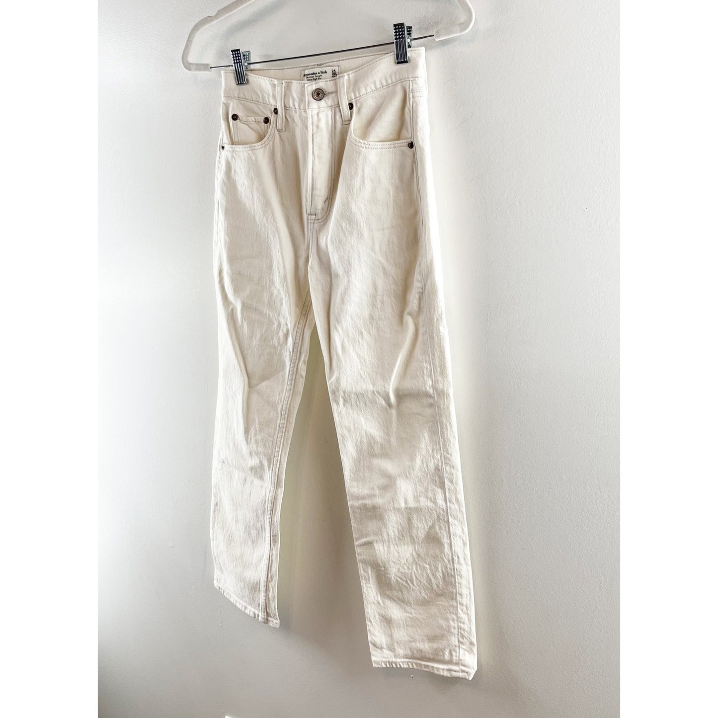 Abercrombie Ultra High Rise Light Wash Ankle Straight Jeans Cream 00 / 24